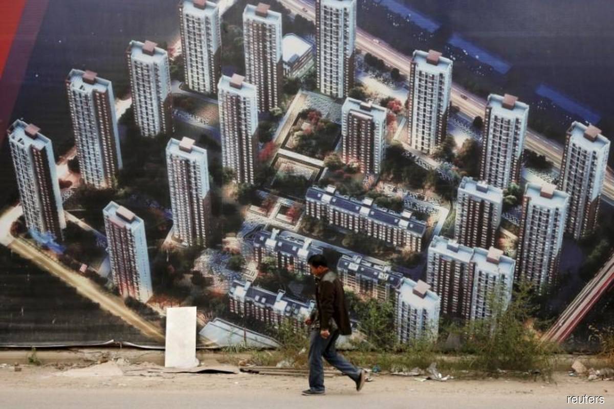 China’s property sector contracts for third straight quarter