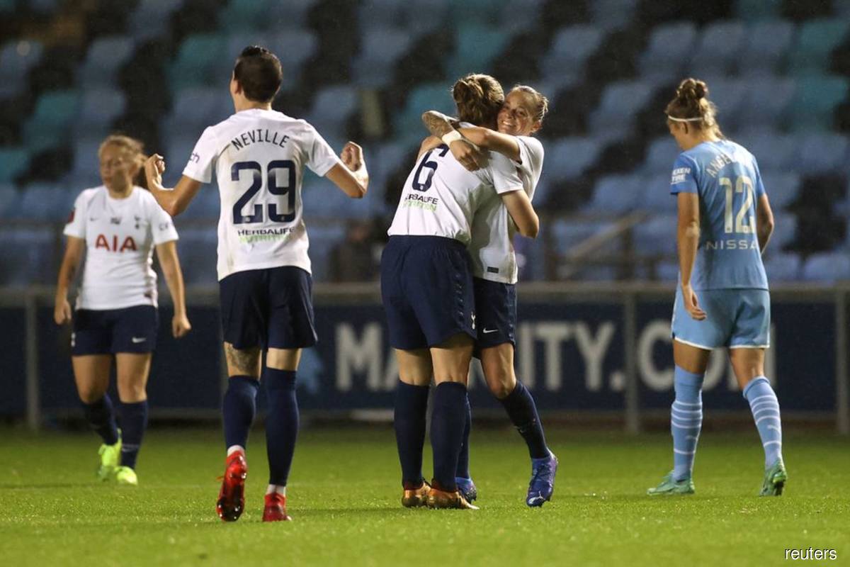 Spurs upset Man City in controversial Women's Super League win