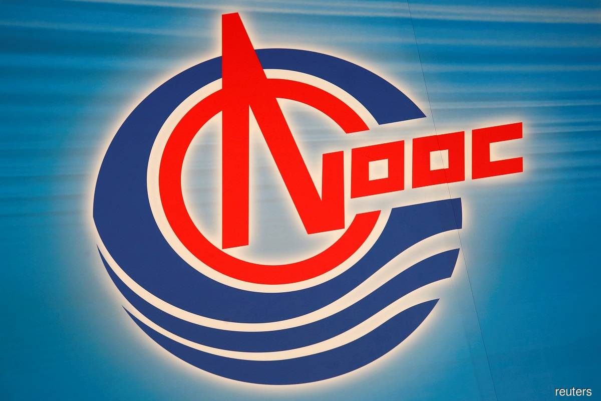 China oil giant CNOOC soars on Shanghai debut, defying weak market