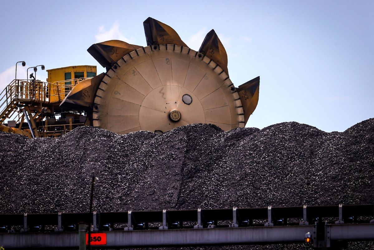China removes all remaining curbs on Australian coal imports 