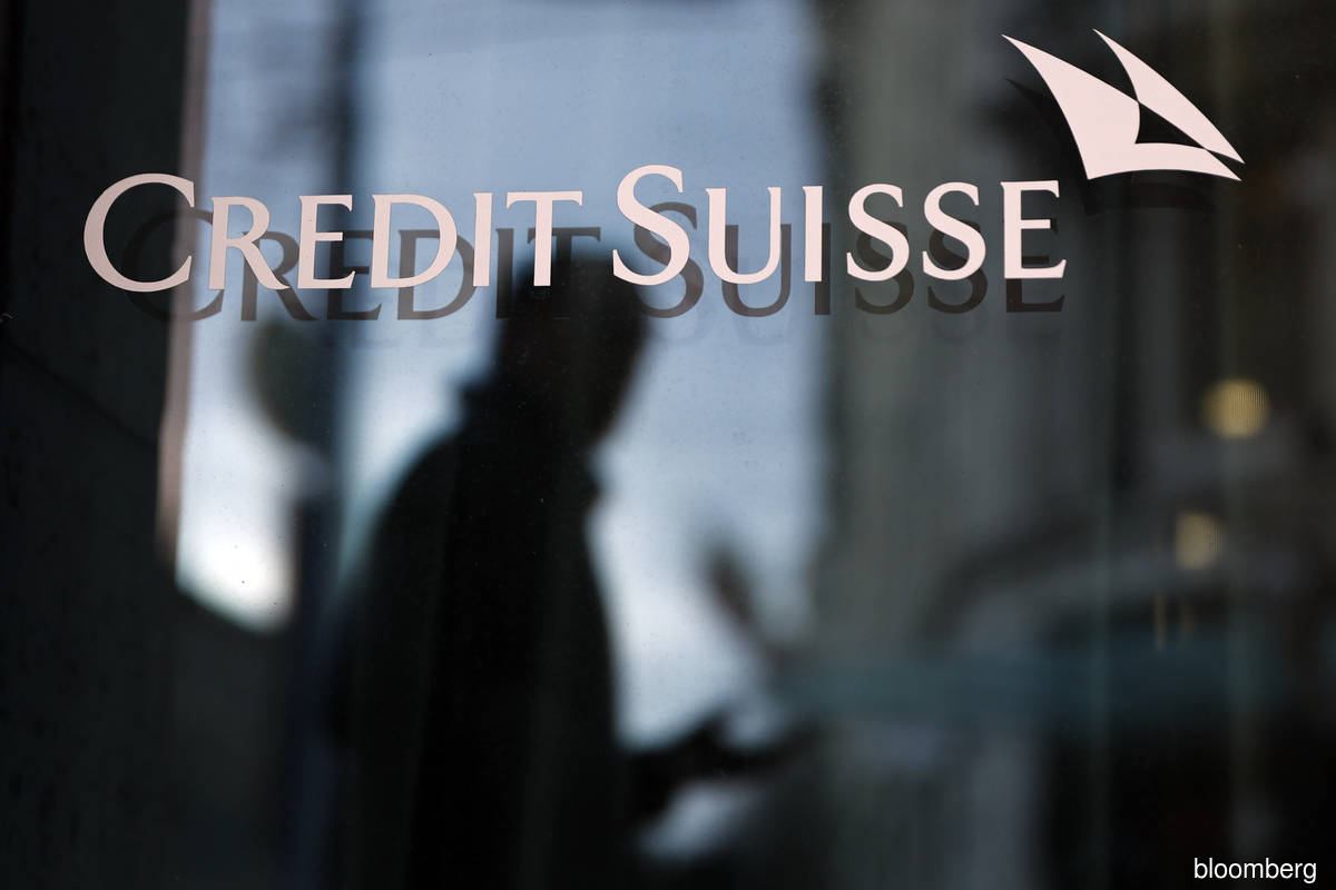 Credit Suisse tells staff to go to work as somber mood sets in
