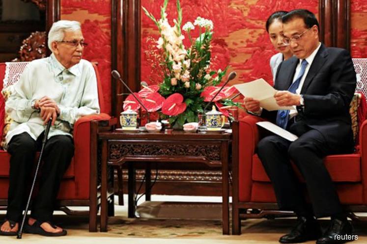 Image result for Daim Delivers A Letter From Mahathir To Chinese Premier Li Keqiang