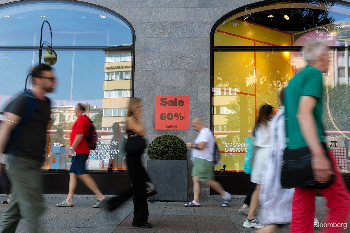 Eurozone inflation ticks up, pointing to steady ECB rates