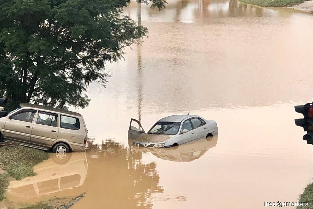 Selangor Floods Claim Seven Lives So Far, One Still Unaccounted For ...