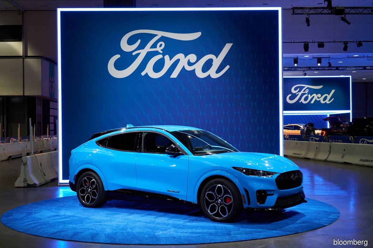 Ford reorganises to run EV and engine businesses separately