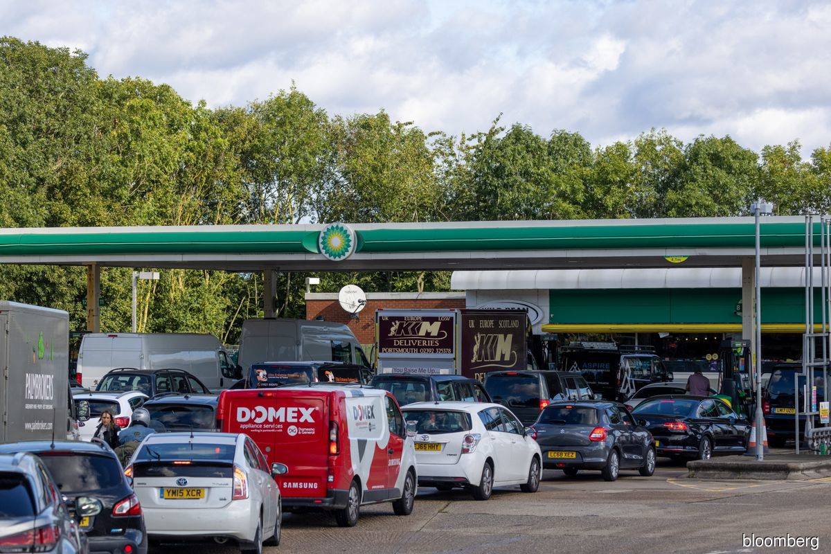 U.K. puts army drivers on standby to tackle widening fuel crisis