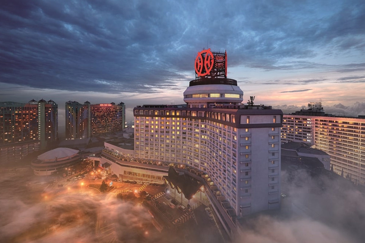 Genting Malaysia falls after reporting 3Q net loss
