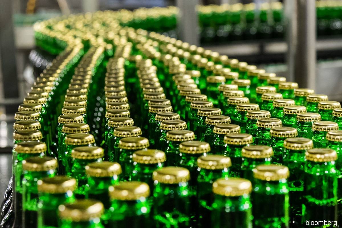 Heineken, Carlsberg shares rise on upbeat sentiment