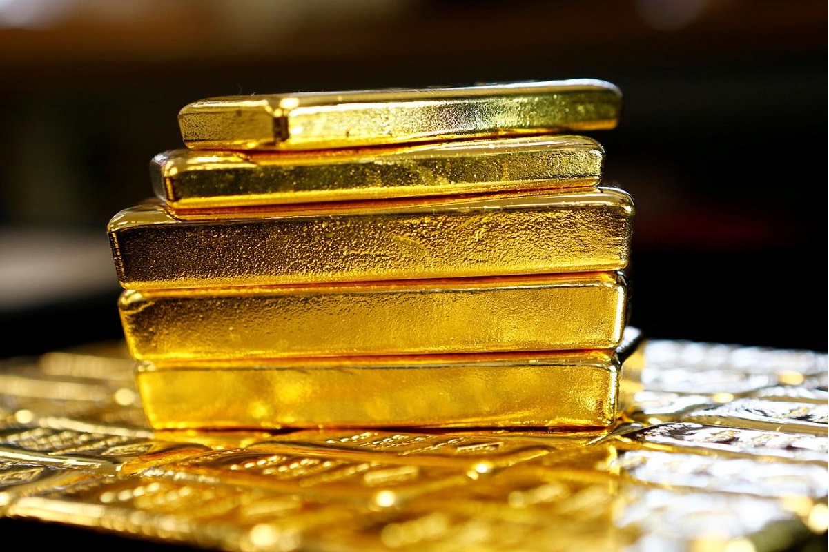 Gold nudges lower as US bond yields resume charge