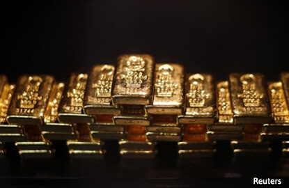 Gold dips as falling US dollar fails to offset Asian selling