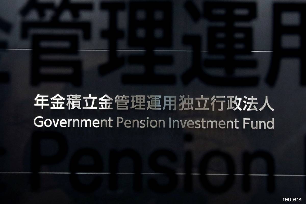 World’s top pension fund writes off Russia stocks, sells bonds