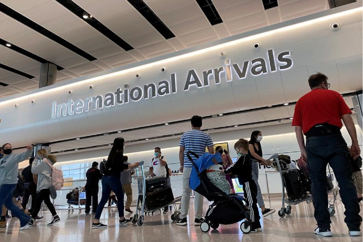 England to use testing to shorten quarantine for incoming passengers