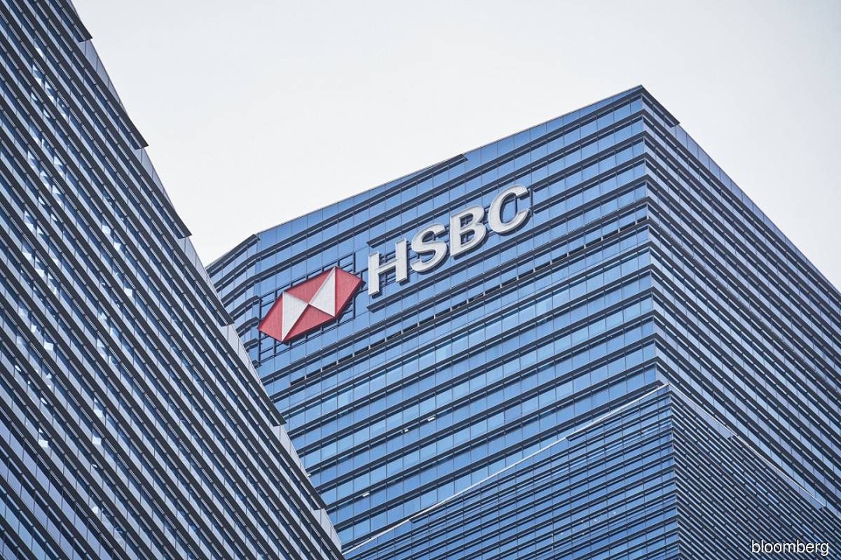 HSBC boosts bonuses 31% in 'extraordinarily competitive' market