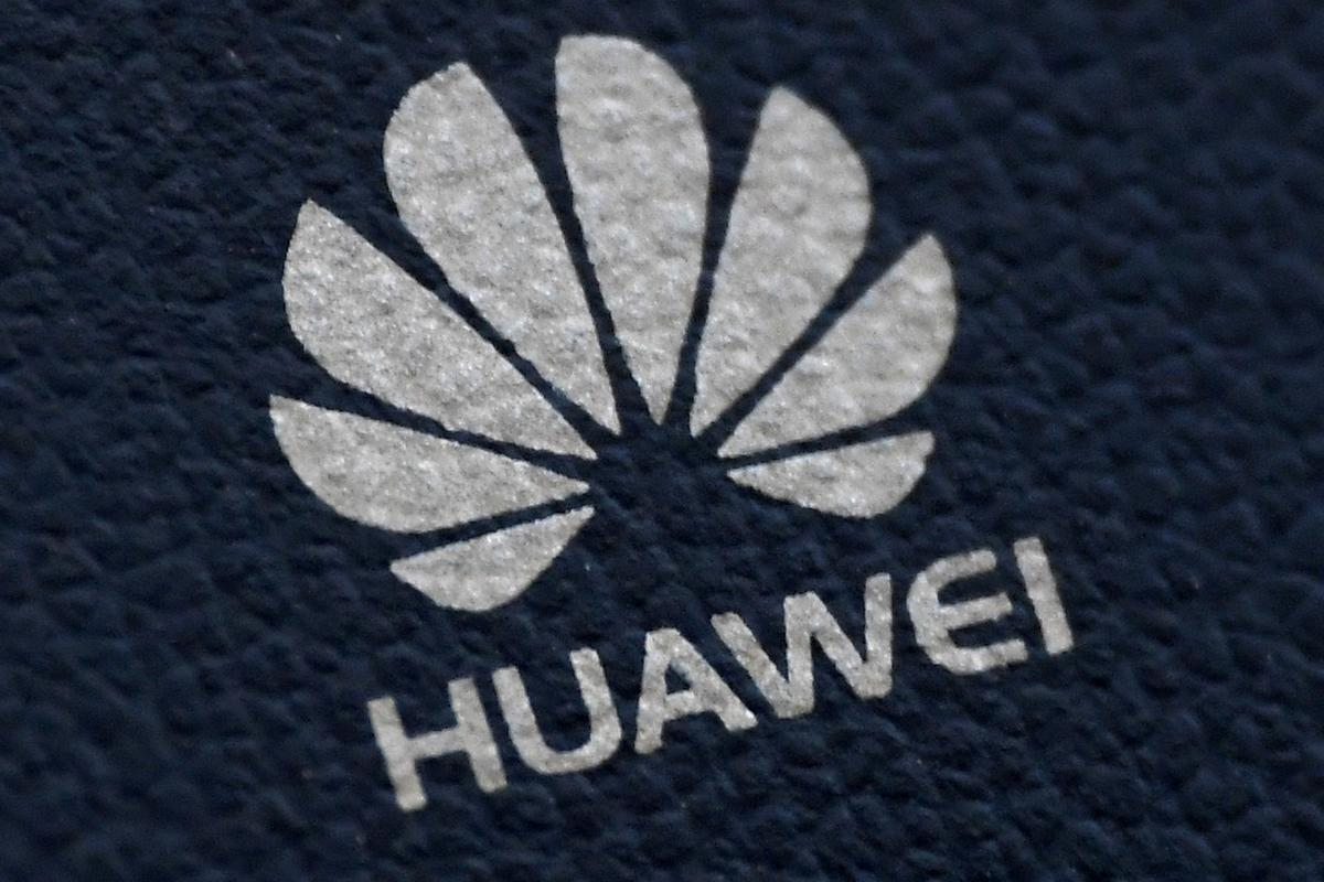Huawei plans to launch new operating system for phones in June