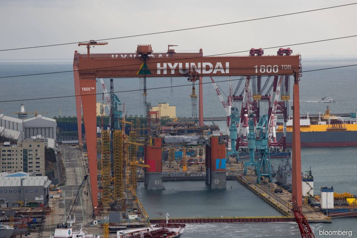 Shipbuilder Hyundai Heavy raises US$935 million after pricing IPO at top of range