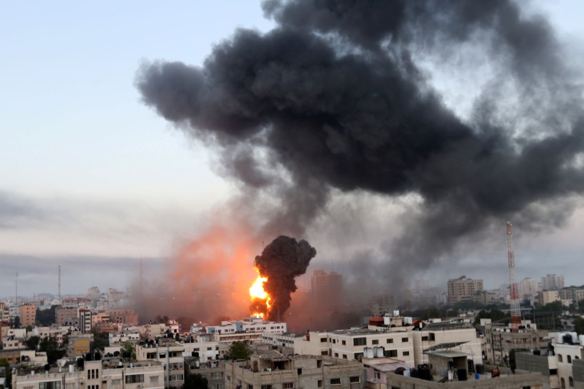 Gaza conflict intensifies with rocket barrages and air strikes