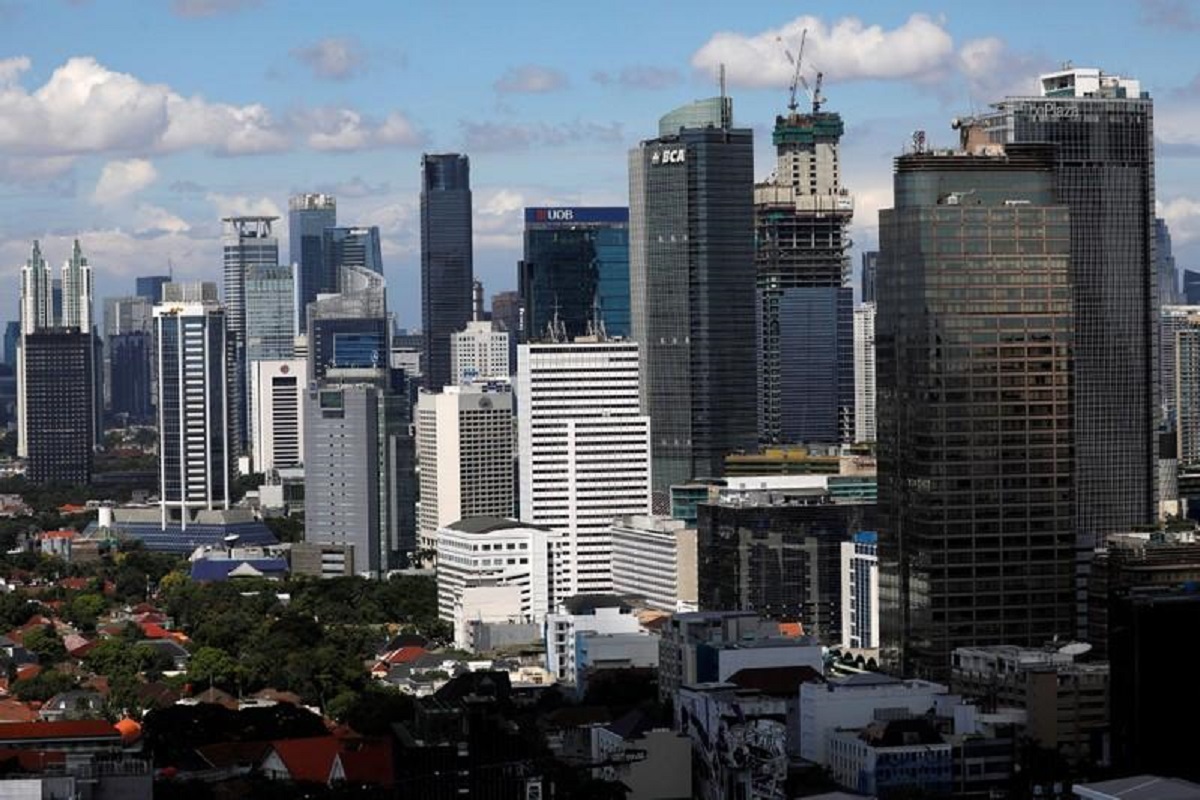 Indonesia's recession eases as govt boosts spending, exports recover