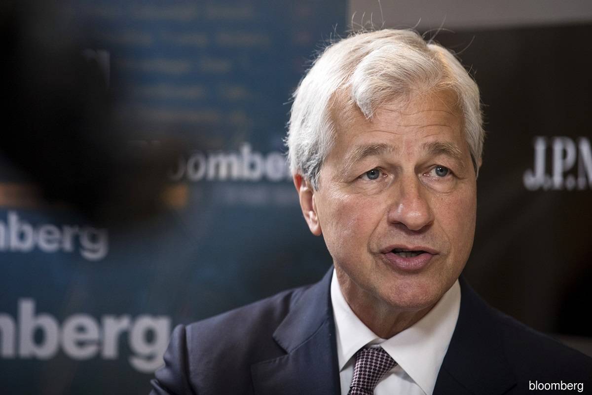 Jpmorgan Entices Dimon To Stick Around With Surprise Award The Edge Markets