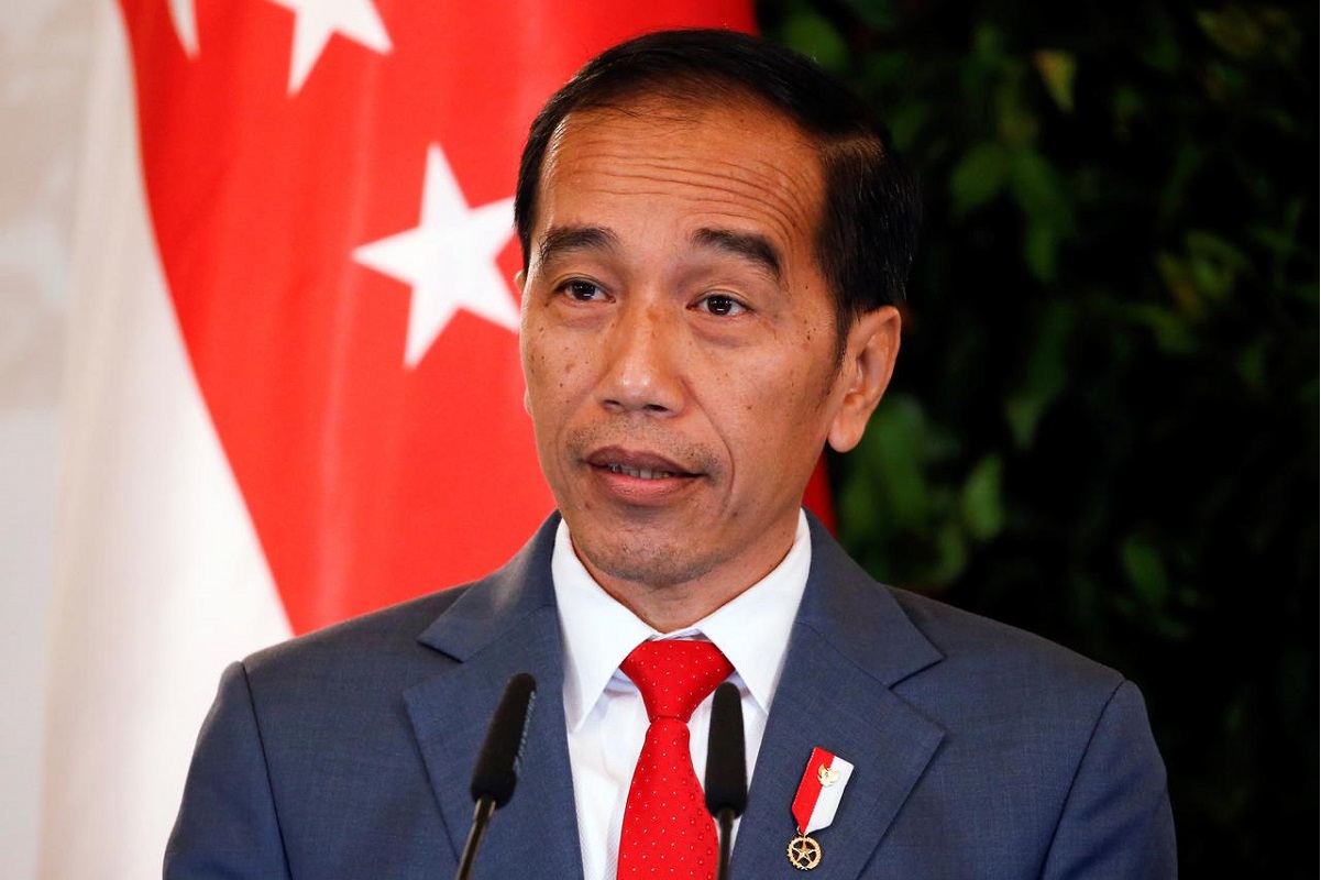Jokowi tells Indonesians to shop online to help revive growth