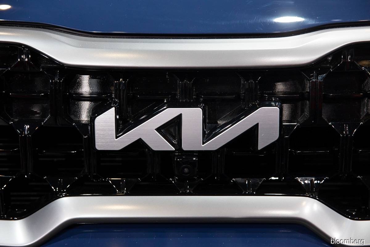 South Korea's Kia picks batteries from China's CATL for EV sold at home — report