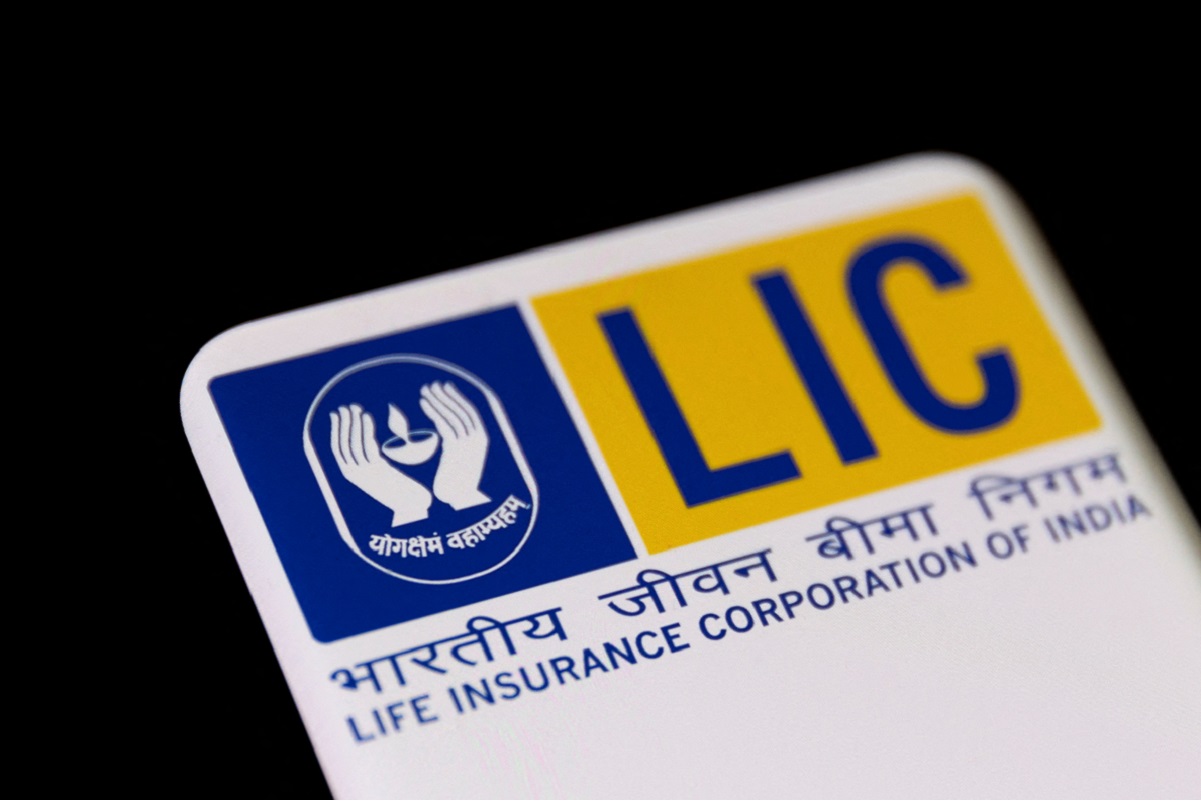 LIC shares tumble in market debut after record India IPO