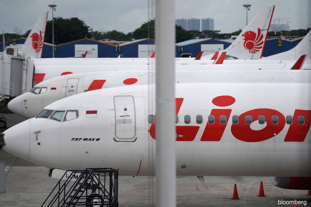 Lion Air's Boeing plane returns to Jakarta after engine issue