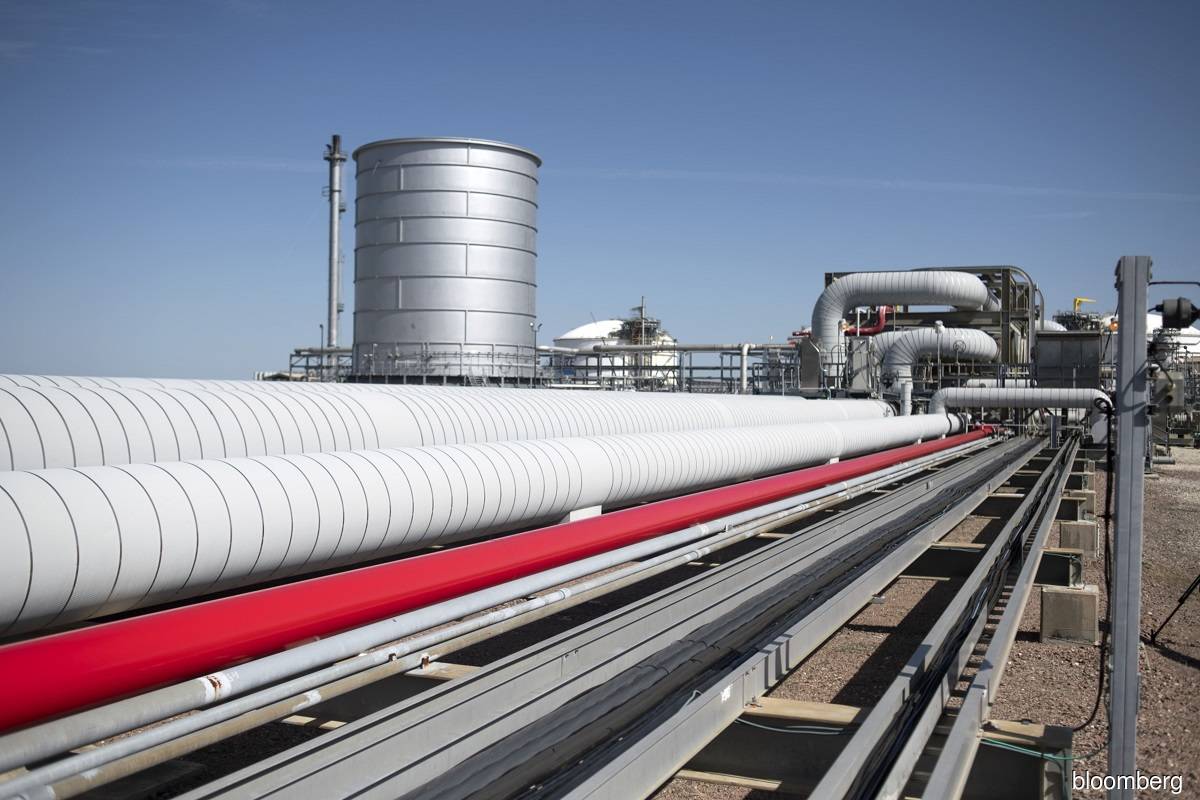 US surges to top of LNG exporter ranks on breakneck growth