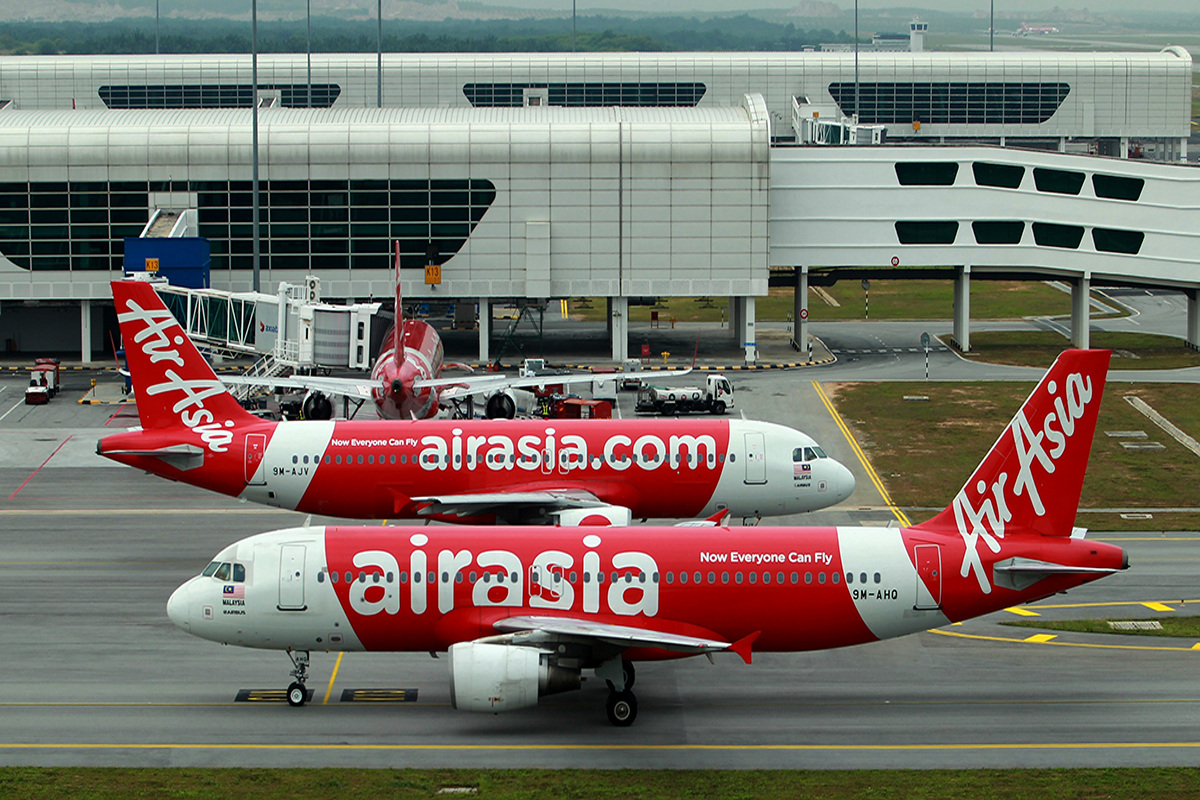 AirAsia’s annual net loss may exceed RM3b in FY20, analysts say (The Edge Photo)