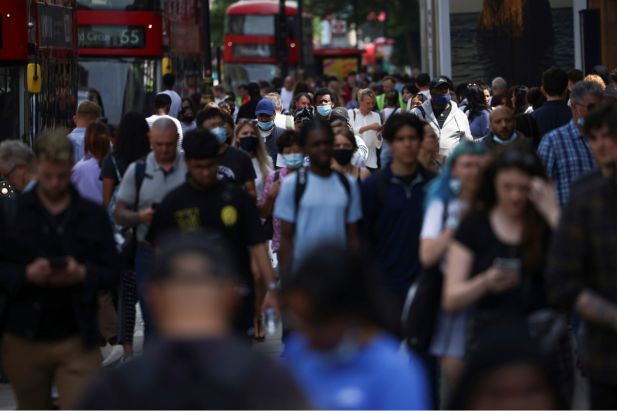 People walk along Oxford Street, amid the Covid-19 outbreak, in London, Britain, July 26, 2021. (Photo by Reuters)