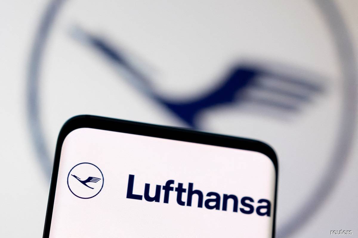 Lufthansa scraps 2,200 flights as Europe travel chaos mounts