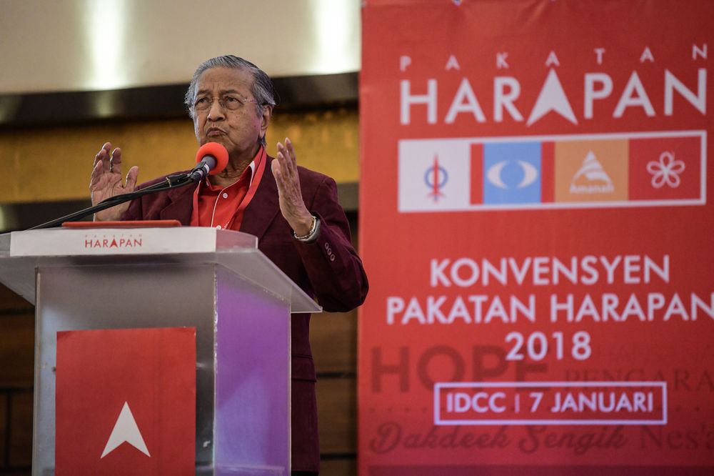 Tun Mahathir being investigated for 'fake news'