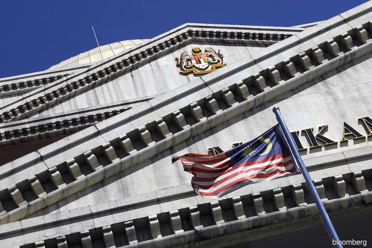 MACC senior officer pleads guilty to misappropriating, disposing cash from ex-spy chief case