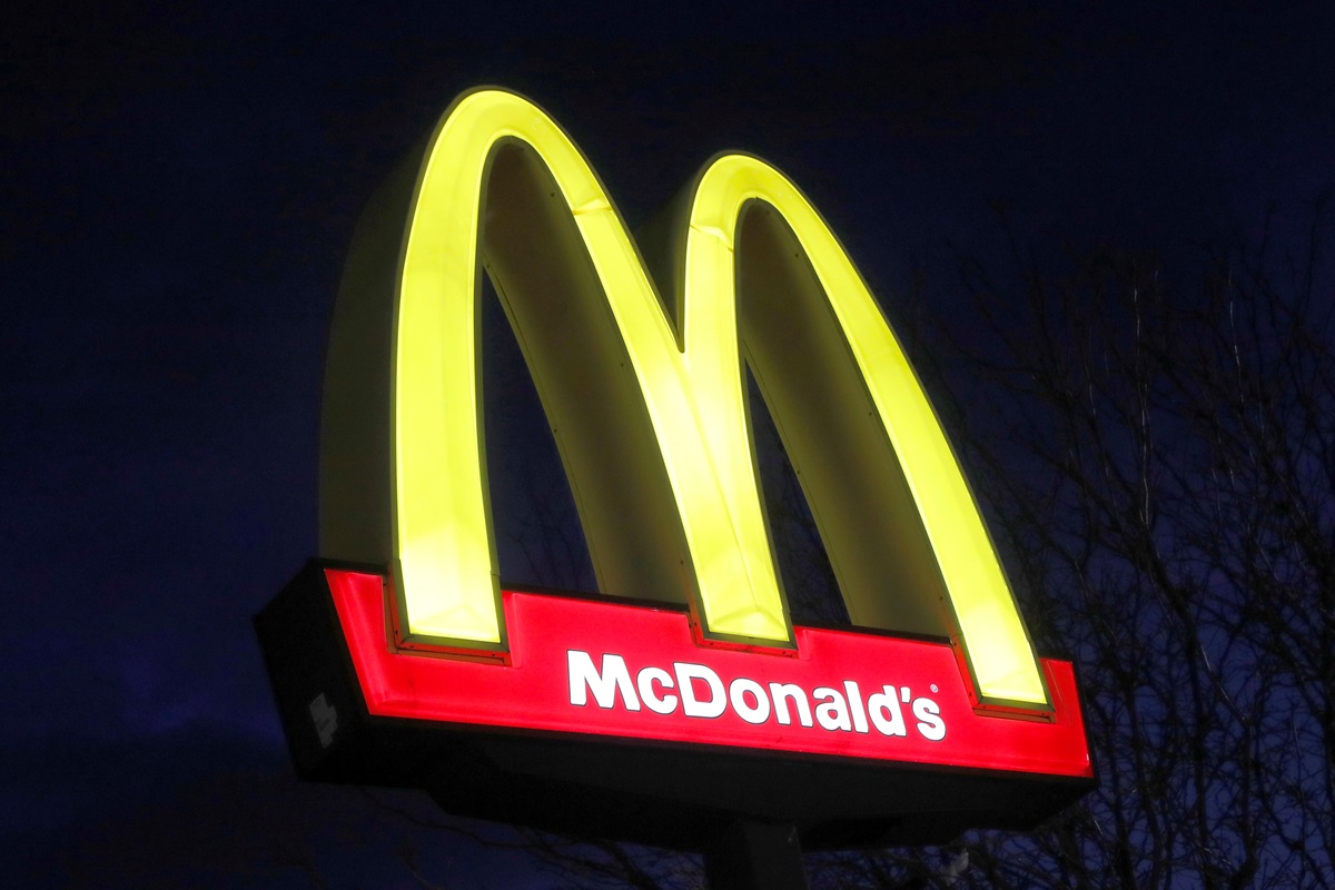 McDonald's Shares Slide As E Coli Outbreak Tied To Quarter Pounder ...