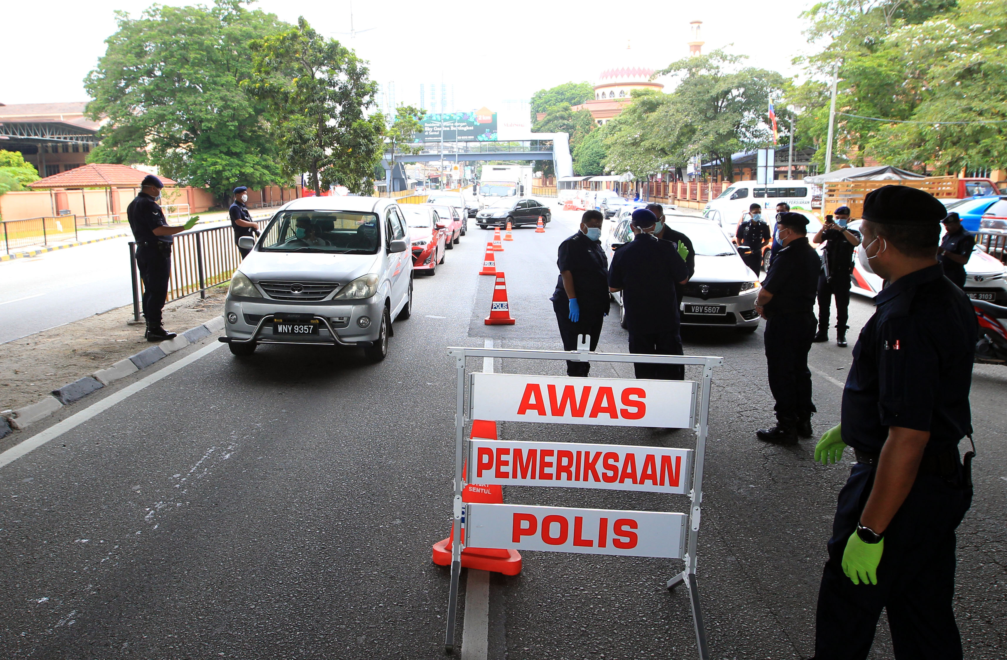 Mco Pj Police To Also Use Fru Personnel At Roadblocks Stocknews