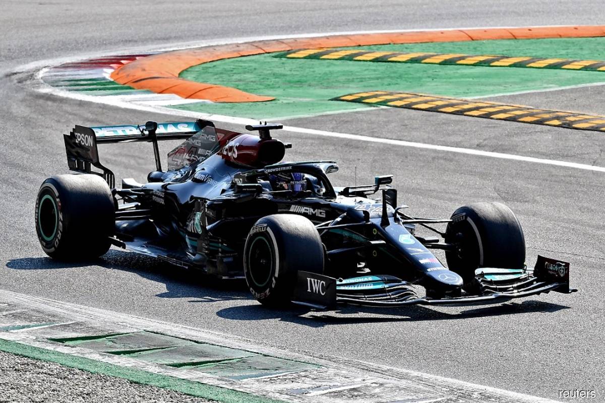 Mercedes see engine compromise to help VW enter Formula One