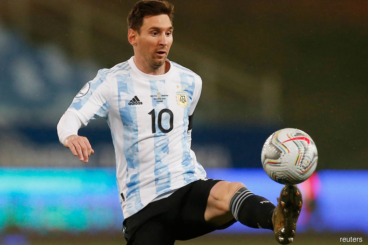 Messi scores unusual goal as Argentina beat Uruguay 3-0