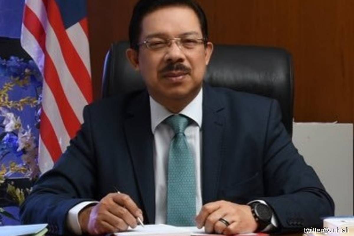 Embrace the Malaysian Family spirit, public servants told