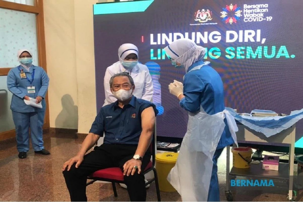 'I'm fine, vaccine is safe,' says Muhyiddin a day after inoculation