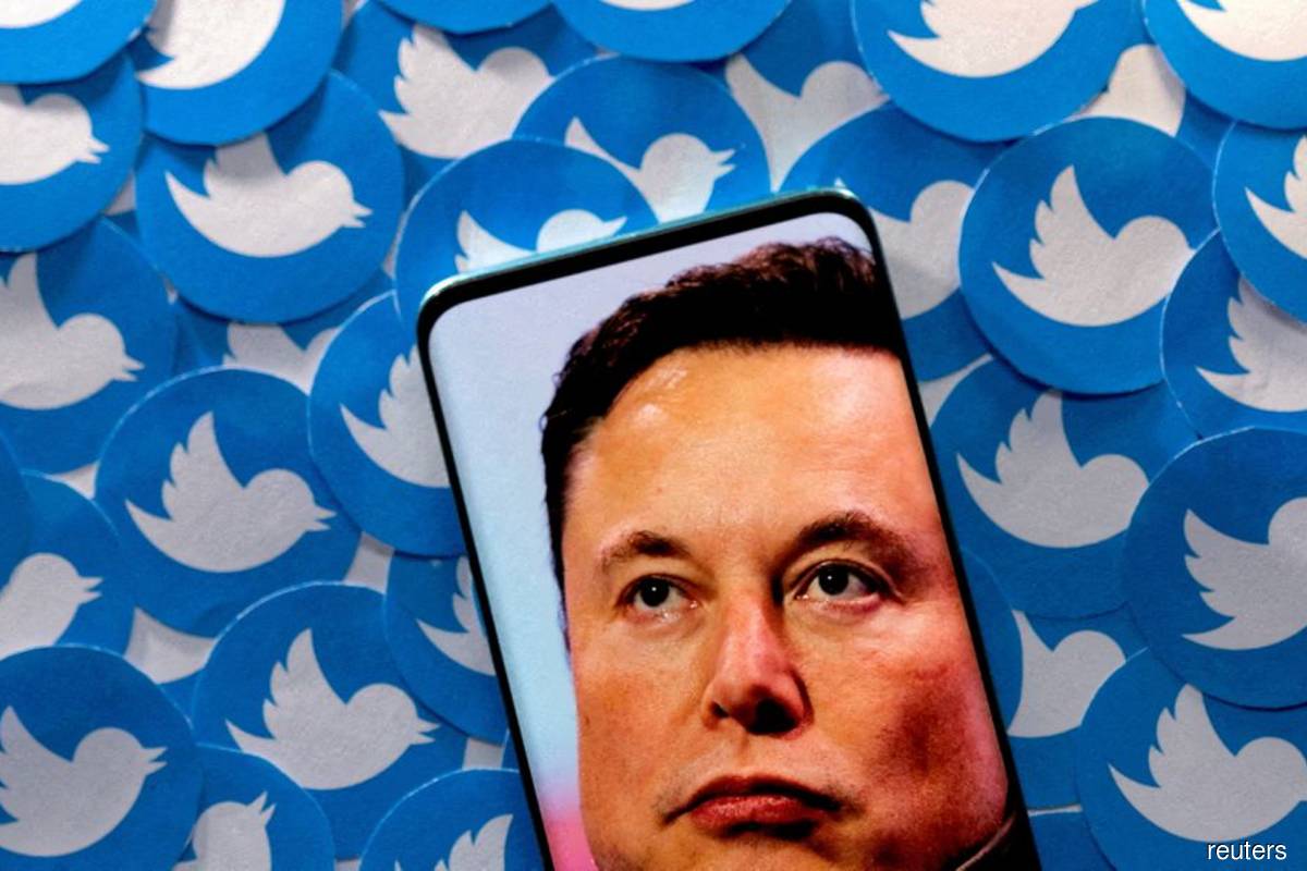 Musk seeks to question Twitter employees who count bots -source