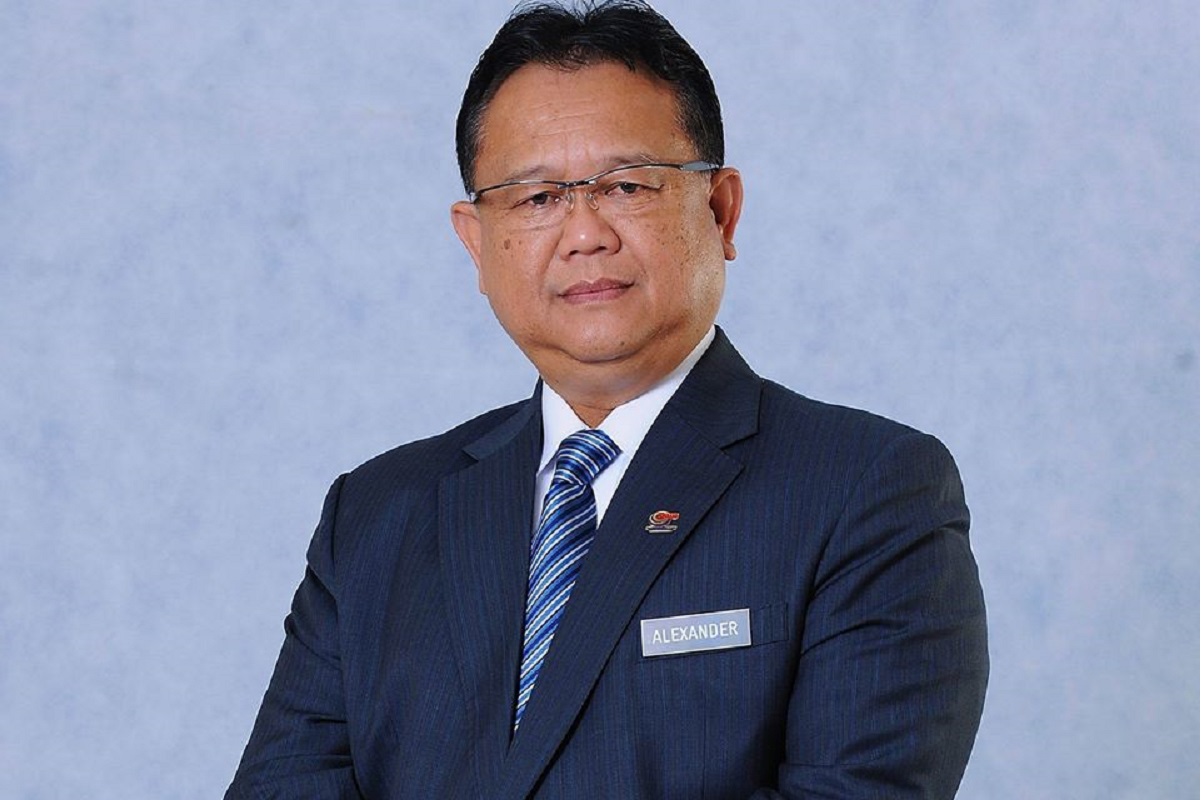 Malaysia may lower face mask ceiling price to 70 sen apiece — Alexander Nanta Linggi