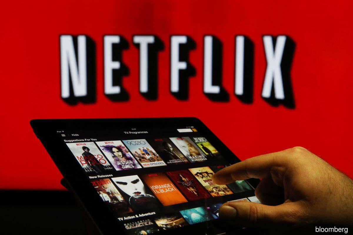 Netflix looking for a new flight attendant, offers up to US$385,000 salary — report