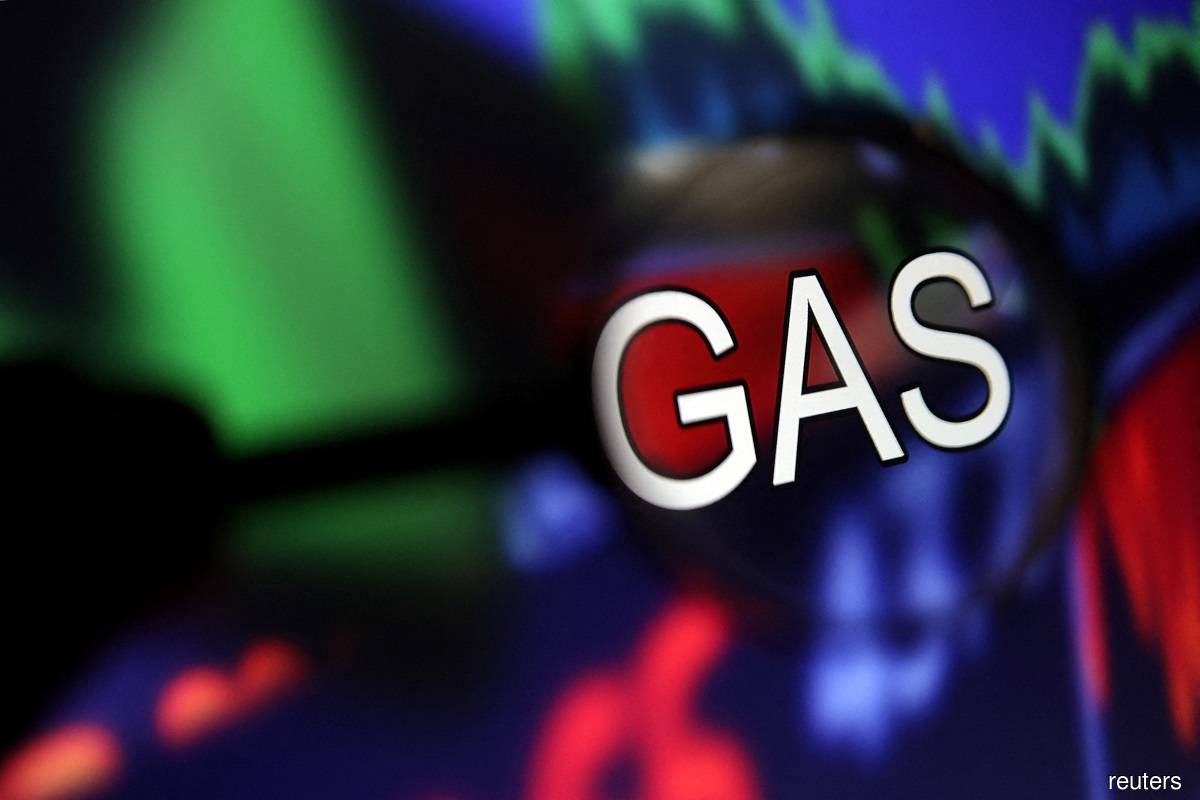 EU to unveil interim gas market steps with no fast price cap