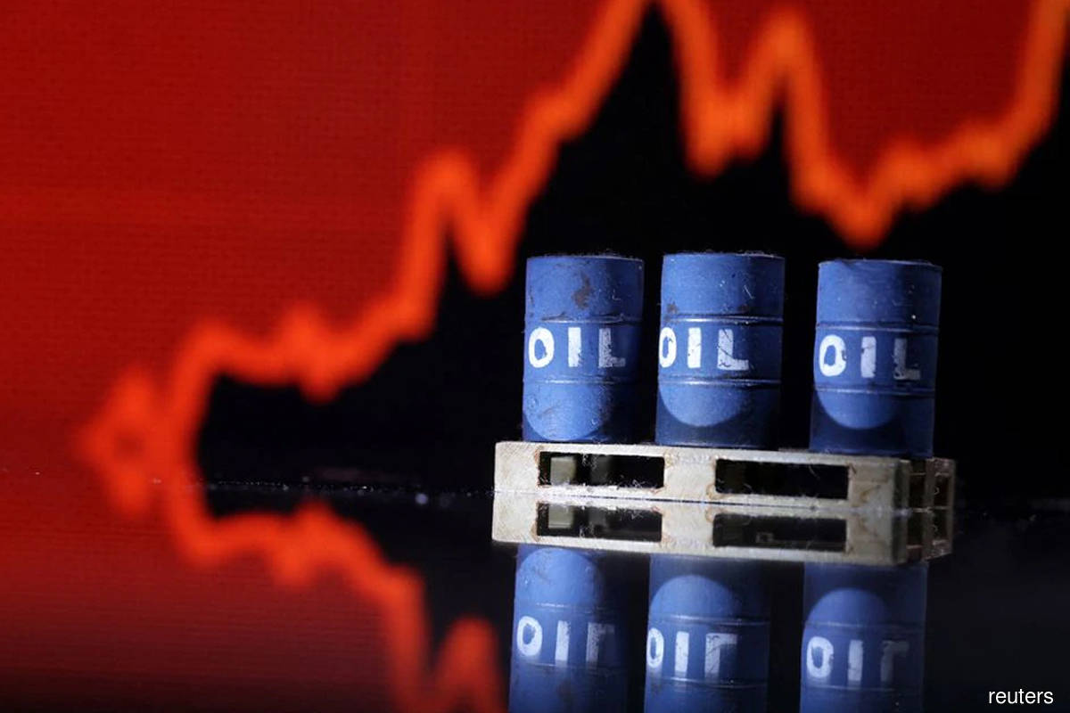 Oil rises as Russian gas cut to Europe may encourage switching to crude