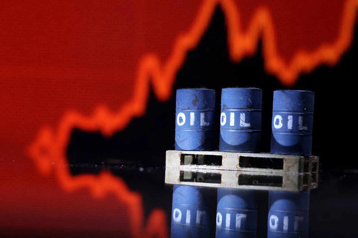 Oil dips near US$98 as swelling China Covid cases dampen sentiment