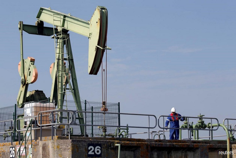 Brent crude oil rises back to $60 a barrel
