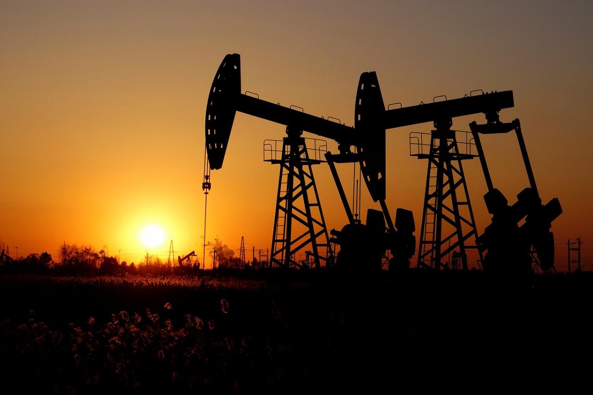 Oil prices extend gains on Covid-19 vaccine hopes, OPEC+