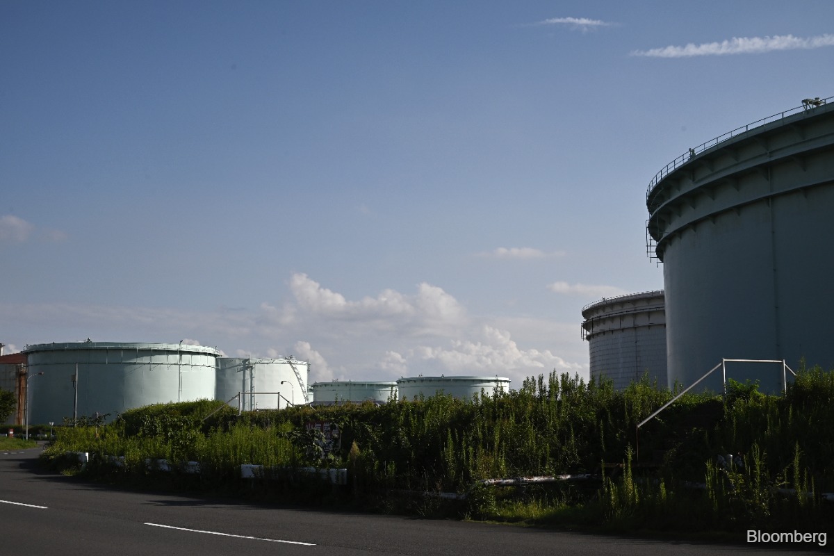 Oil Rancidiry Asia’s deepening oil crunch triggers fuel hoarding, price hikes