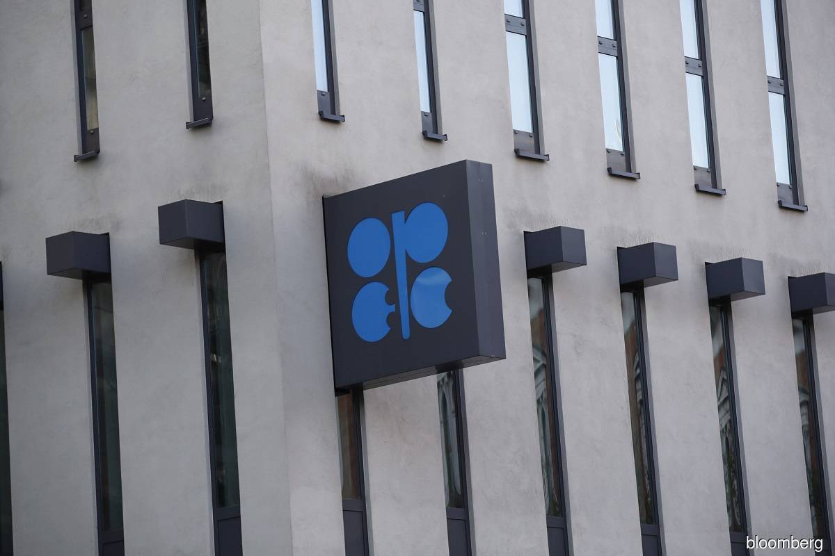 OPEC sees tighter first quarter as it considers output hike