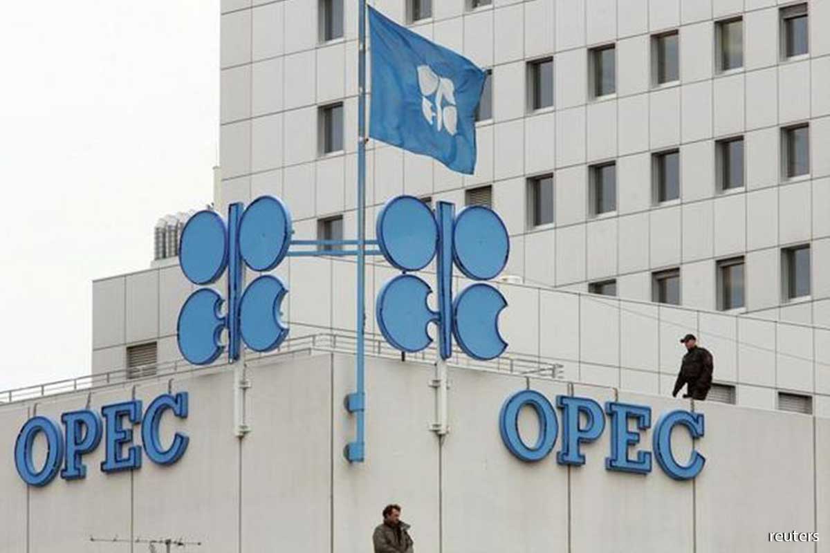 New variant fears disrupt start of top US energy conference