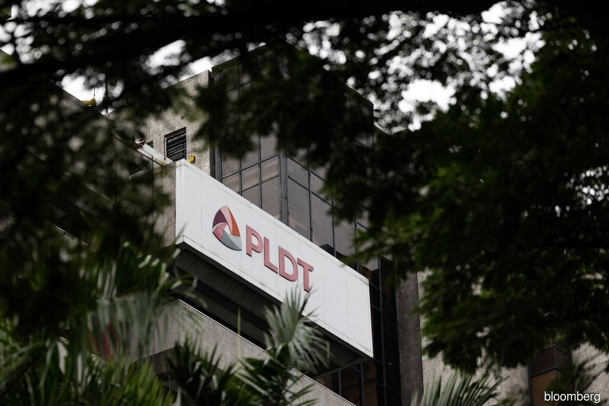 Philippines PLDT in talks with vendors, not seeking US law firms
